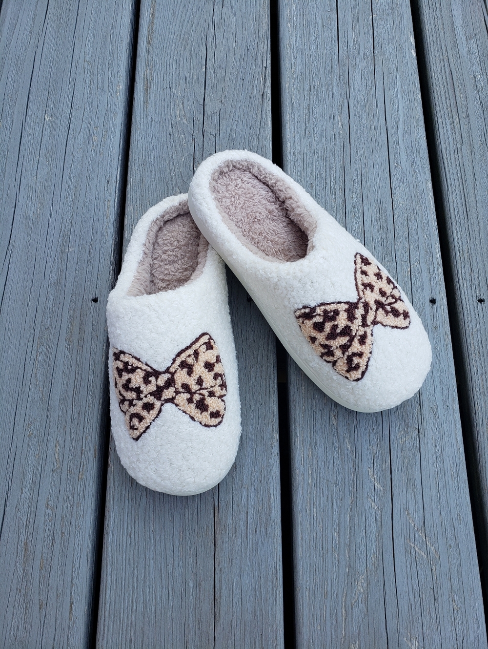 Leopard Bow Cozy Lounge Slippers